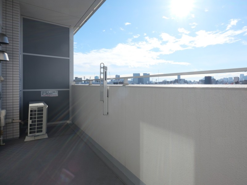 暮らしに大切な光と風を感じることができる南向きのバルコニーです。陽当りの良い空間は暮らしに大切にリフレッシュ空間を楽しめます。