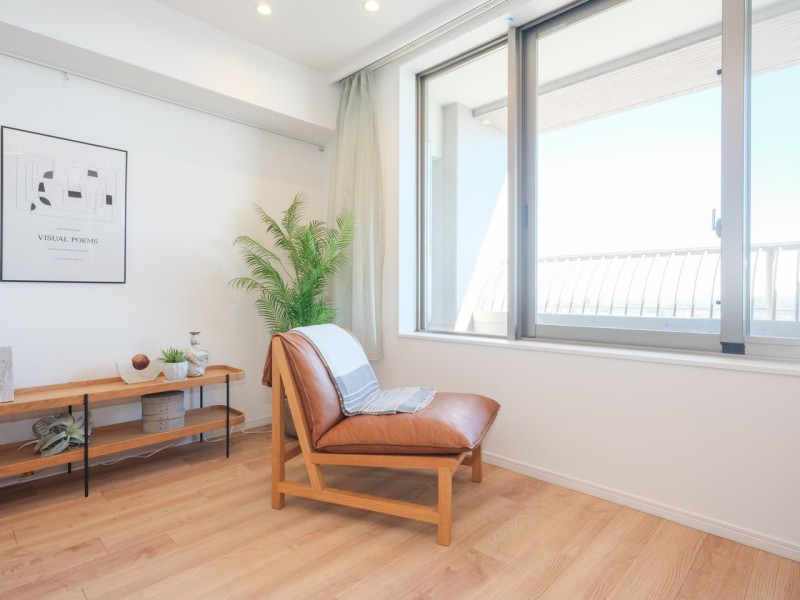 爽やかな朝日が差し込む東向きの洋室1(約7.0帖)です。毎朝訪れる朝日で気持ちの良い目覚めが日常になりそうです。