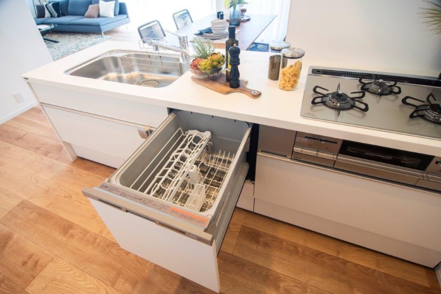 ◆食器洗い機◆家事の時間を短縮できる優れもの。さらに節水・節約を同時に行うことができるので、大変人気があり重宝します。