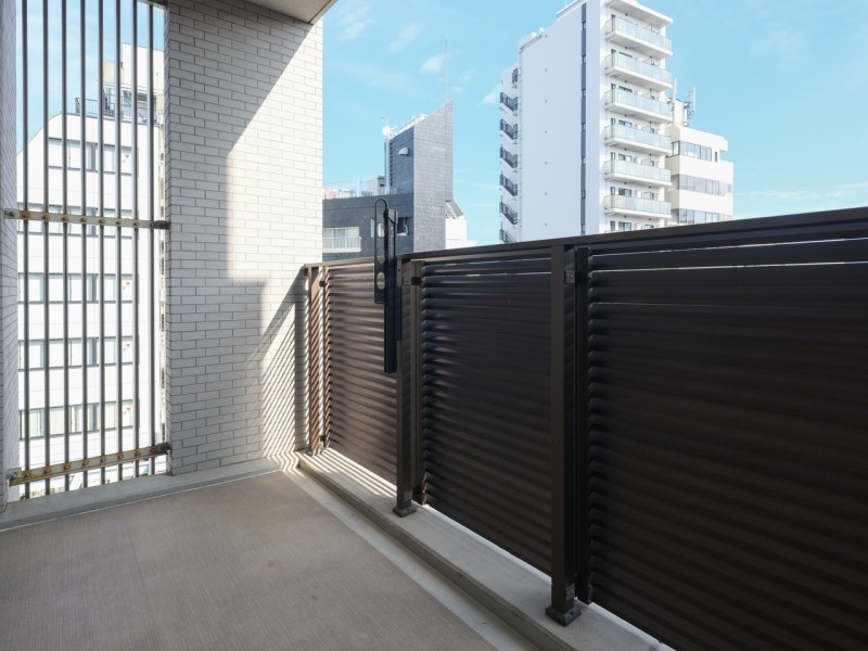 朝陽が気持ちの良いバルコニーです。朝日を居室に取り込み、すがすがしい朝を知らせてくれるスペースです。