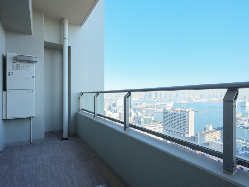 開放的なサービスバルコニーがあるお部屋です。都会の喧騒から離れ、日常をアップデートできる居場所です。