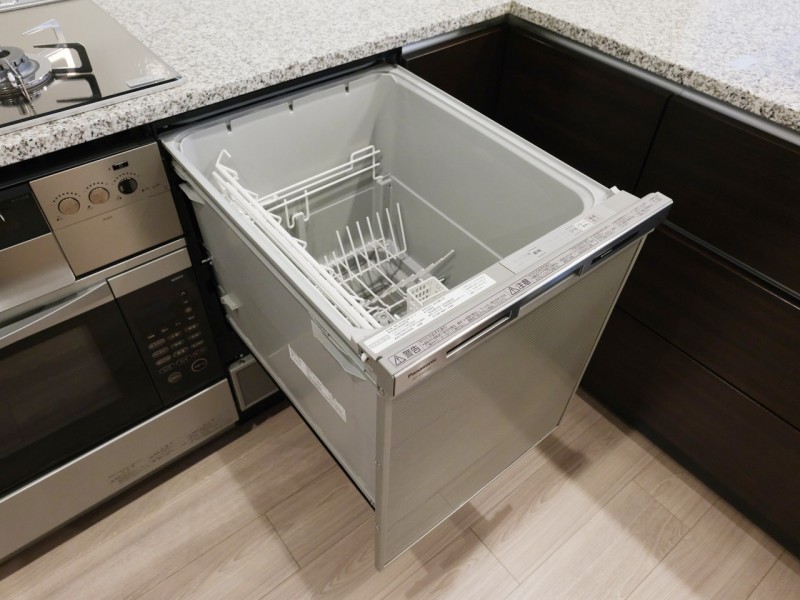 ◆食器洗い機◆家事の時間を短縮できる優れもの。さらに節水・節約を同時に行うことができるので、大変人気があり重宝します。