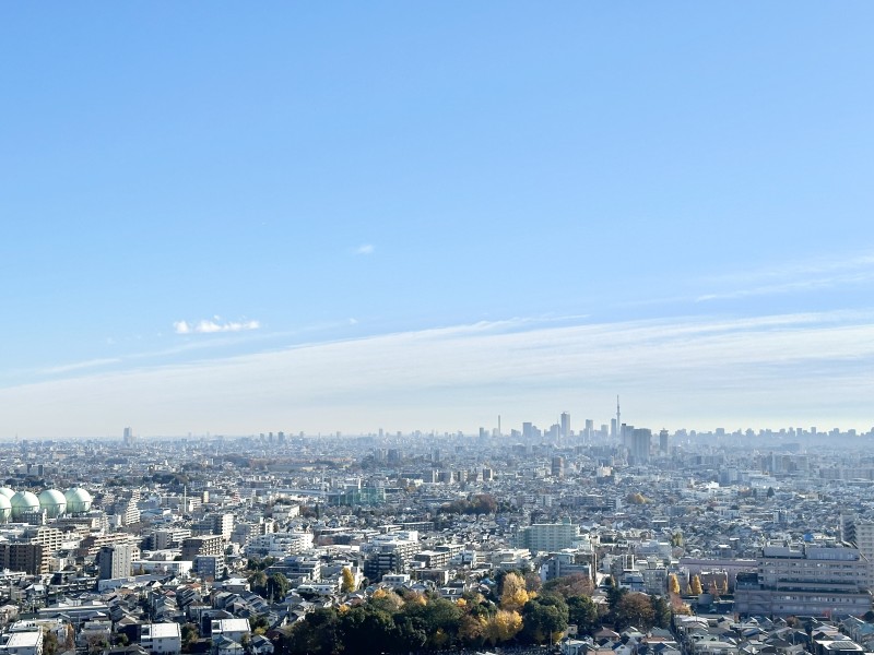 31階からの開放感ある眺望がお愉しみいただけます♪遠くの天気もよく見え開放感が溢れるひととき。のびやかに広がる空が日常になり、至福の時間に包まれる住まいです。