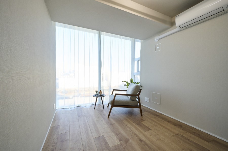 洋室1は廊下からアクセスする独立したプライべート空間です。ウォークインクローゼット付きで居室部分を広々とお使いいただけるので、主寝室にぴったりです。