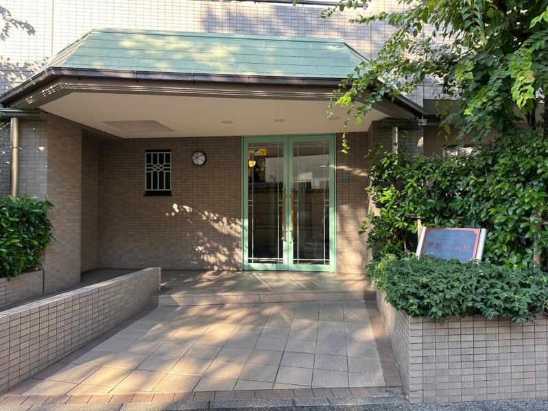 平成10年建築、総戸数26戸、三井不動産旧分譲のマンションです。歴史ある邸宅街として有名な芦屋市で、便利で快適な新生活をスタートできます。