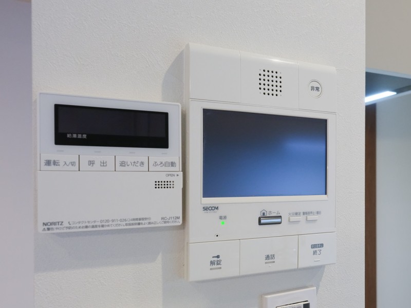 ◆TVモニター付インターホン◆訪ねてきた相手をモニター越しに確認でき、防犯対策に役立ちます。インターホン越しに話をすることが可能です。