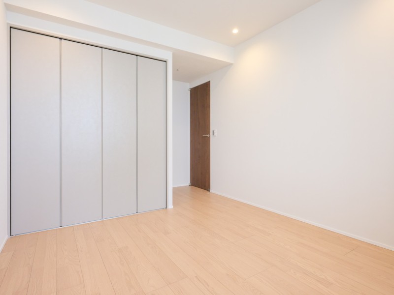 大容量のクローゼットが備わっているため、居住スペースを広々とお使いいただけます。