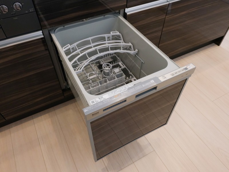 ◆食器洗い機◆家事の時間を短縮できる優れもの。さらに節水・節約を同時に行うことができるので、大変人気があり重宝します。