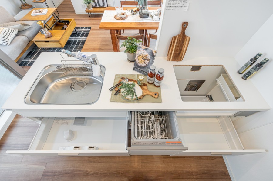 ◆食器洗い機◆家事の時間を短縮できる優れもの。さらに節水・節約を同時に行うことができるので、大変人気があり重宝します。