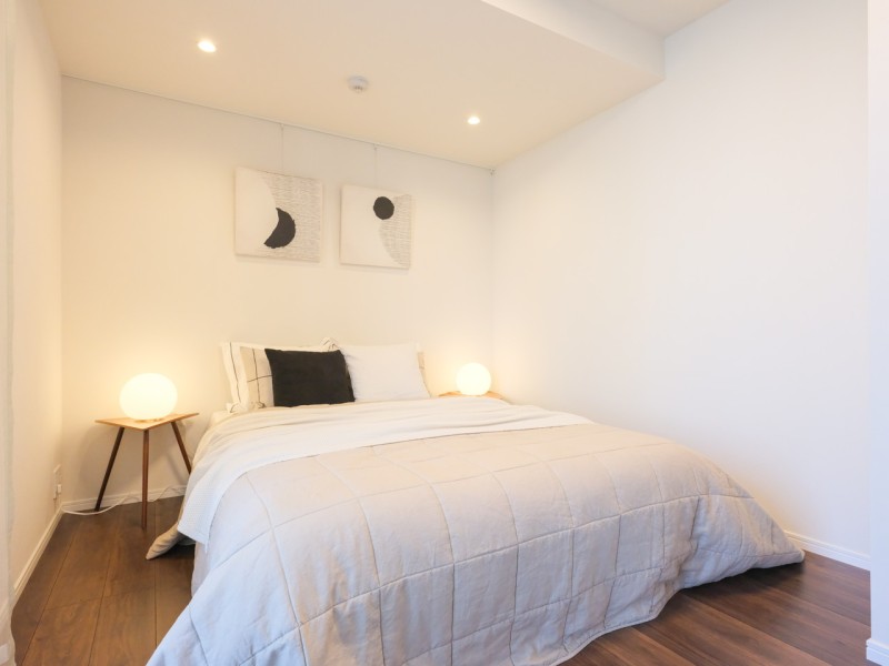 洋室3はリビングから一番遠く、プライベート性が高いお部屋です。シンプルで洗練された佇まいを感じさせるお部屋です。