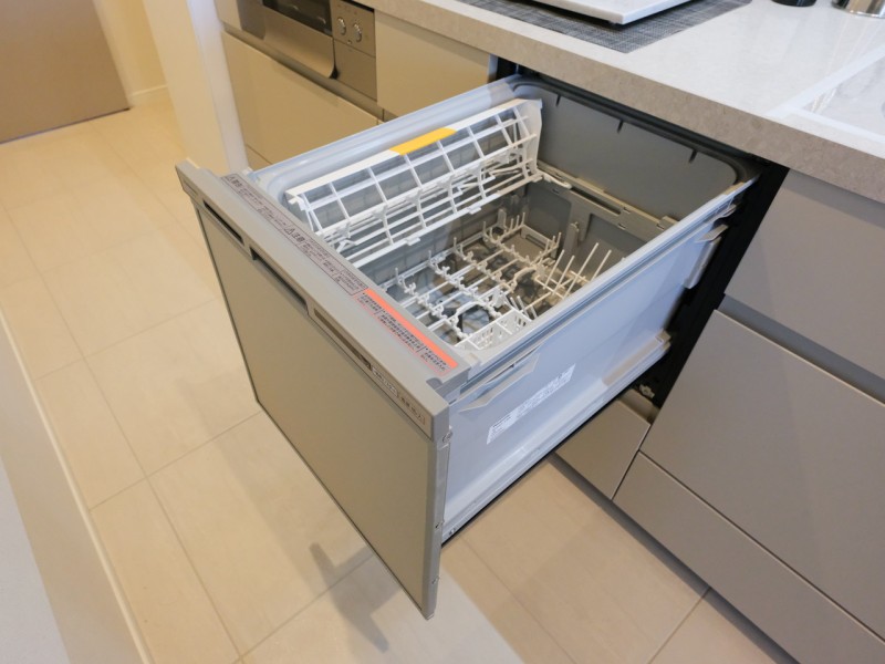 ◆食器洗い機◆家事の時間を短縮できる優れもの。さらに節水・節約を同時に行うことができるので、大変人気があり重宝します。