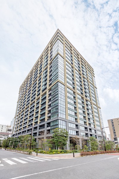 充実の共用施設・上質なサービスを備えた高級タワーマンションです。毎日の暮らしをサポートするコンシェルジュが皆様を出迎えます。