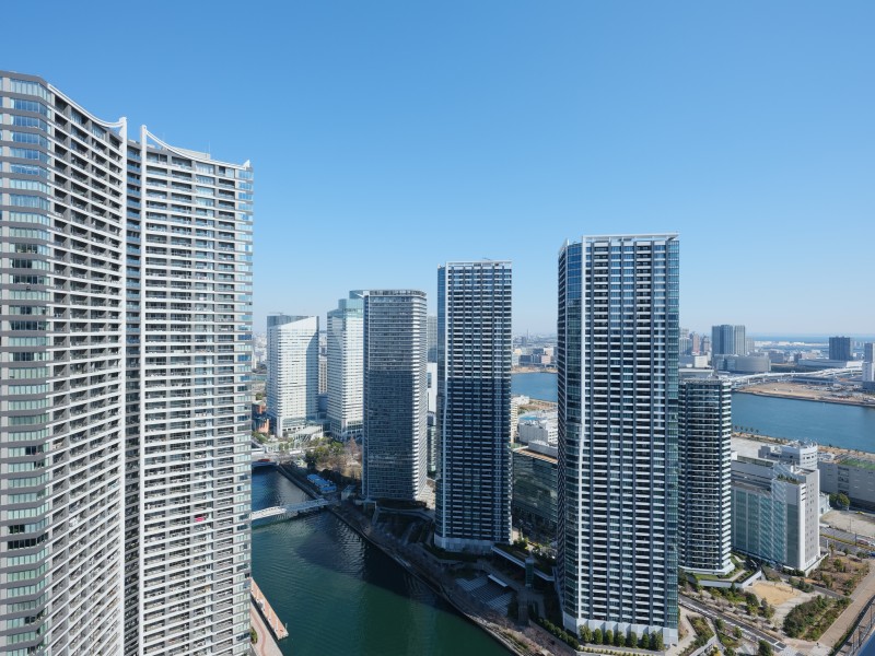 都心ベイエリアにそびえるタワーマンションならではの運河の潤いと自然、都会らしさを感じる眺望が広がります。
