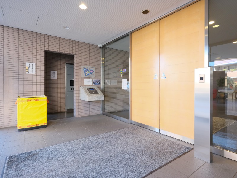 ◆オートロック◆居住者以外の侵入を拒み、不審者や不要なセールスを撃退することができます。安心感を得られるのも大きなポイントです。