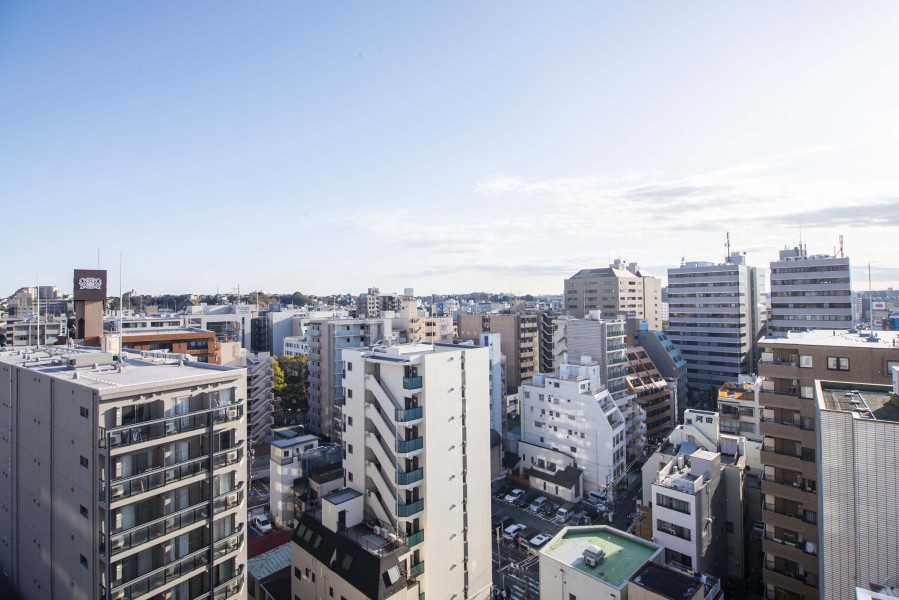 遠くまで空が見渡せる見晴らしの良い眺望が広がっています。
