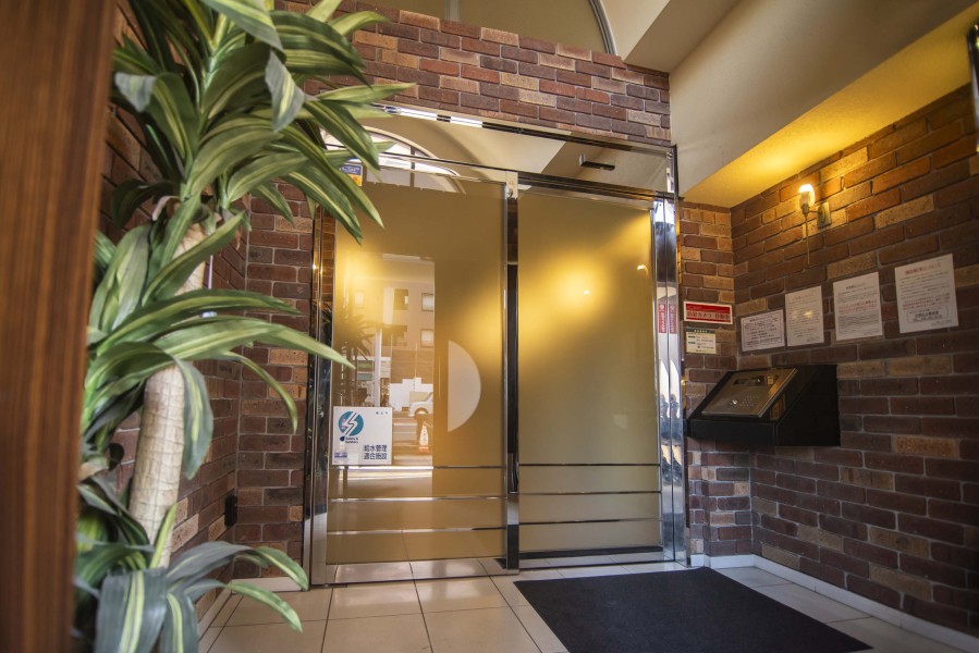 ◆オートロック◆居住者以外の侵入を拒み、不審者や不要なセールスを撃退することができます。安心感を得られるのも大きなポイントです。