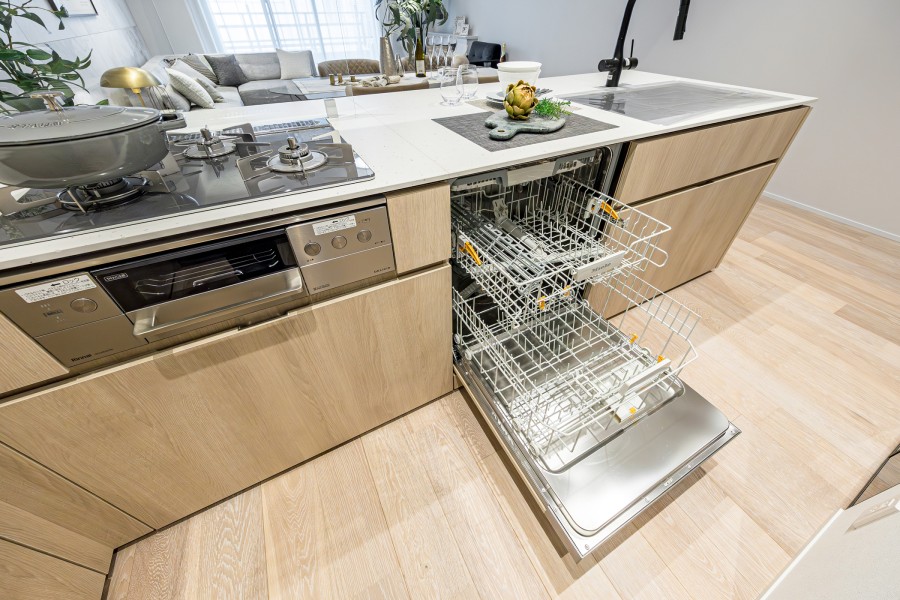 ◆食器洗い機◆家事の時間を短縮できる優れもの。さらに節水・節約を同時に行うことができるので、大変人気があり重宝します。