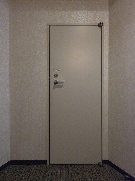 ◆トランクルーム◆施錠ができ、24時間自由に出し入れできてうれしい設備。普段はあまり使わない荷物を収納すれば、家の中がスッキリ片付くので居室を広く使えます。