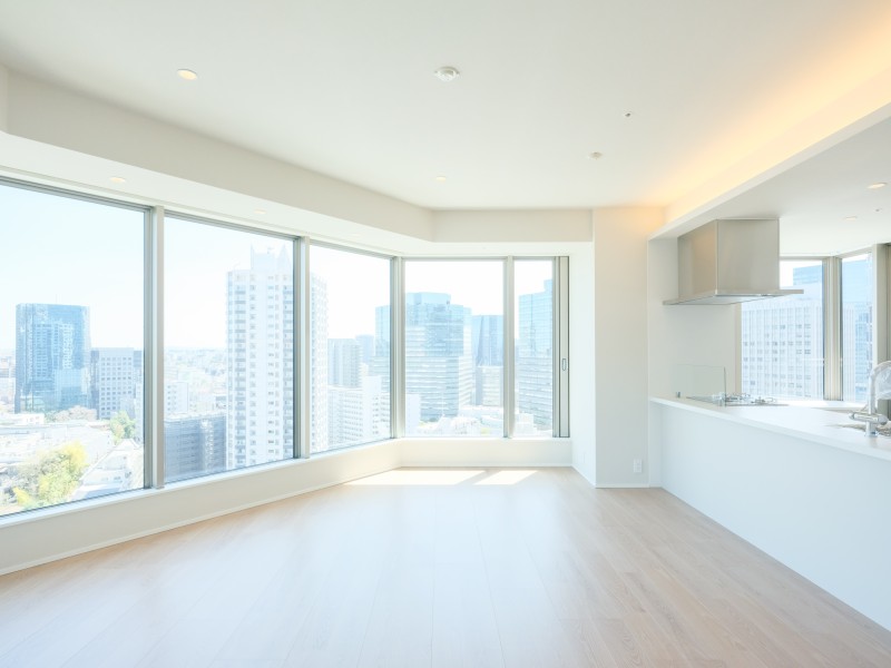 南東向き角部屋でパノラマビューがご堪能いただける住まいです。御殿山を一望しながら、快適で心穏やかなおうち時間をお過ごしいただけます。