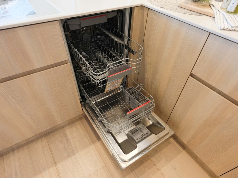 ◆食器洗い機◆家事の時間を短縮できる優れもの。さらに節水・節約を同時に行うことができるので、大変人気があり重宝します。