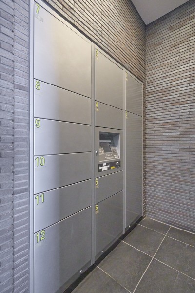 ◆宅配ボックス◆24時間いつでも荷物受け取りが可能。プライベートの時間を邪魔されず、配達時間も気にせず過ごすことができる便利な設備です。