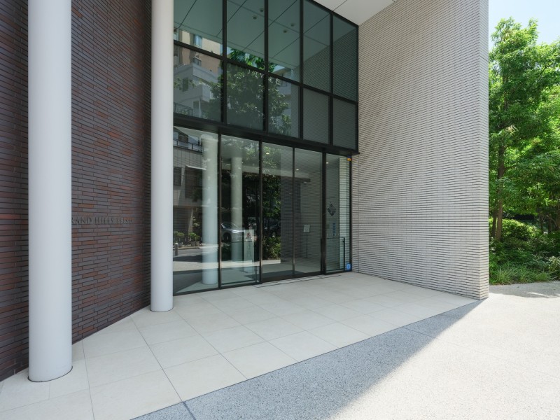 高級感と気品が溢れるエントランスです。モダンで清潔感漂う共用部が、明日への活力を与えてくれるマンションです。