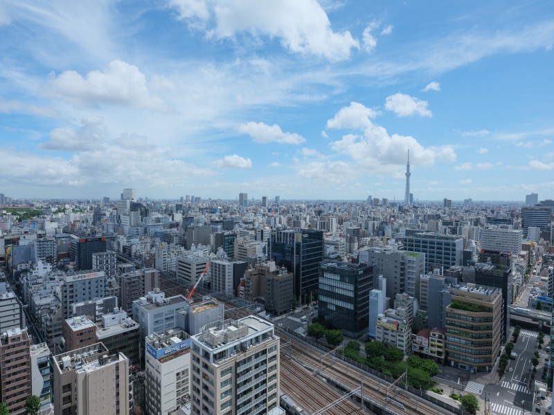 遠くに『東京スカイツリー』を望める眺望です。のびやかに広がる空が日常になり、至福の時間に包まれる住まいです。