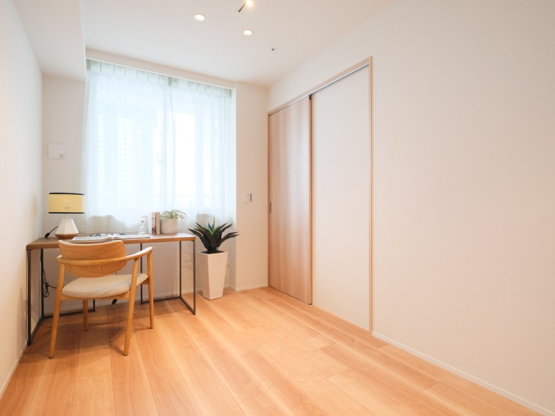 洋室2は約6帖のお部屋です。リビングに隣接していながらプライベート性の高い時間を過ごせるお部屋です。