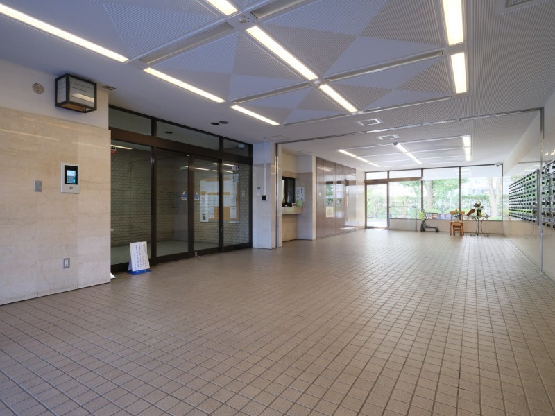 ◆オートロック◆居住者以外の侵入を拒み、不審者や不要なセールスを撃退することができます。安心感を得られるのも大きなポイントです。