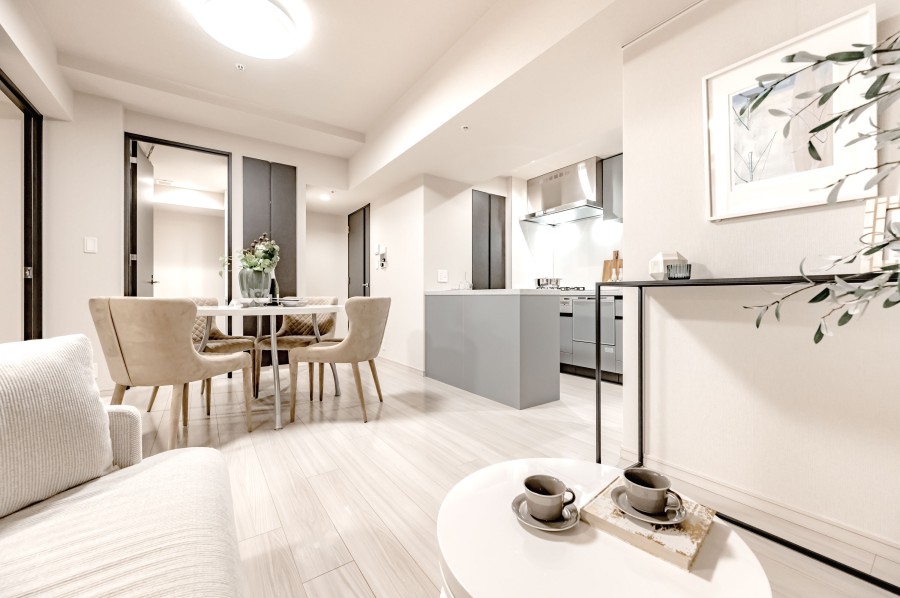 LDに床暖房マット新規設置いたしました。足元からじんわり暖め、天井まで均一に室温を保ちます。ホコリを巻き上げる風が無いので健康的です。