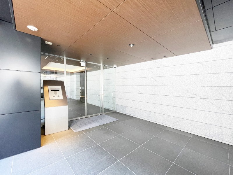 ◆オートロック◆居住者以外の侵入を拒み、不審者や不要なセールスを撃退することができます。安心感を得られるのも大きなポイントです。