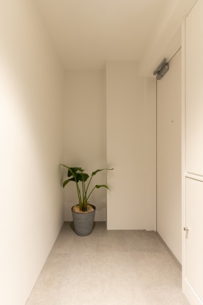 優雅さとスマートさを絶妙のバランスで両立させた居住空間です。カルチャーと利便性が身近に揃う、魅力的なロケーションにマッチする洗練された住まいです。