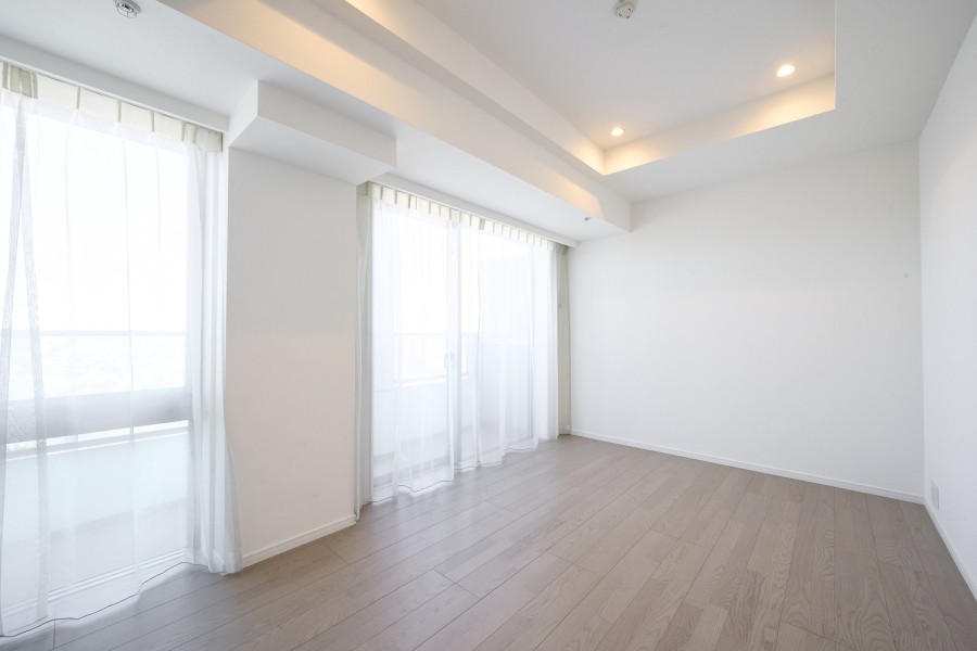 約7.1帖の洋室1は主寝室にぴったりな空間です。過ぎゆく時間をのびやかに感じ、プライべート時間を満喫できるお部屋となっております。