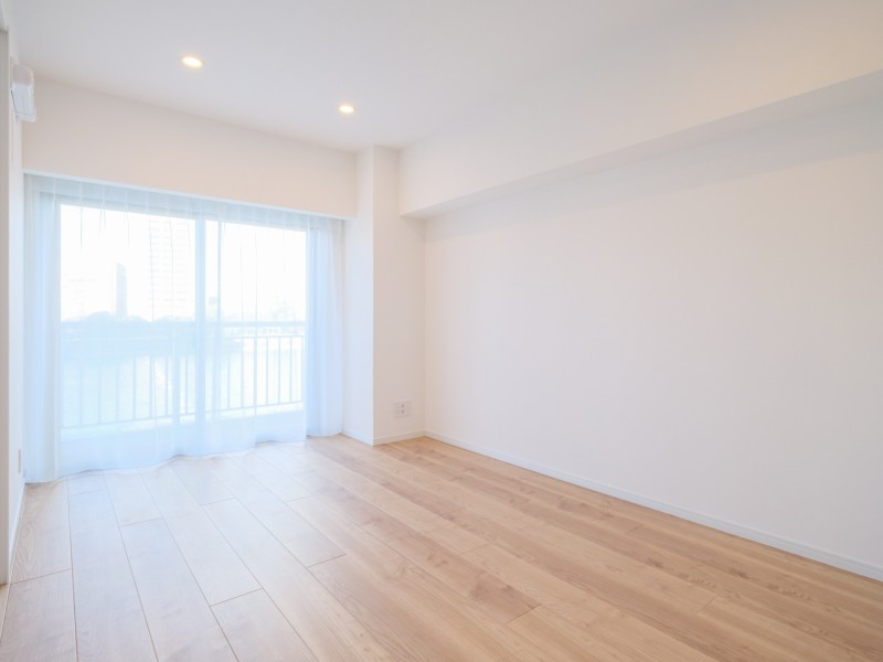 洋室1は約7.8帖の広さがあり、過ぎゆく時間をのびやかに感じる、プライべート時間を満喫できるお部屋です。