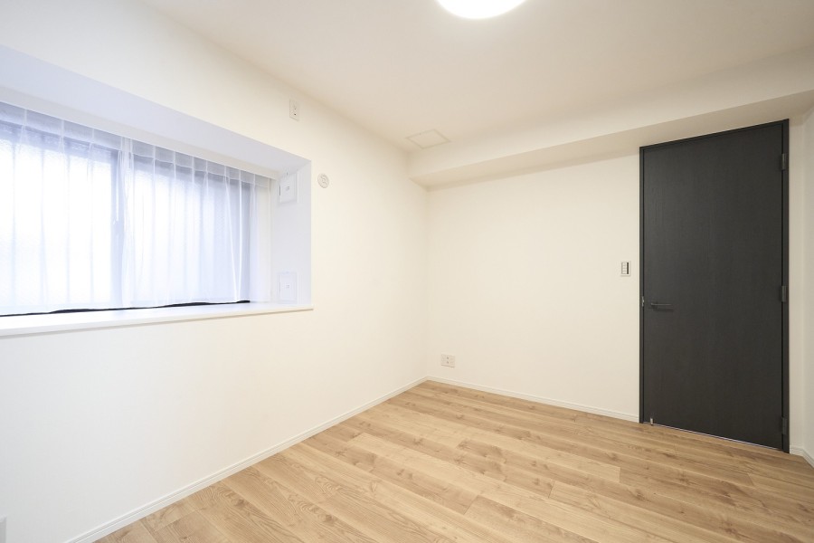 約6.3帖の広さがある洋室1は過ぎゆく時間をのびやかに感じ、プライべート時間を満喫できるお部屋です。