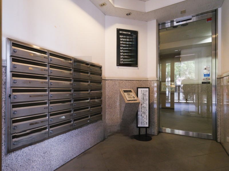 ◆オートロック◆居住者以外の侵入を拒み、不審者や不要なセールスを撃退することができます。安心感を得られるのも大きなポイントです。