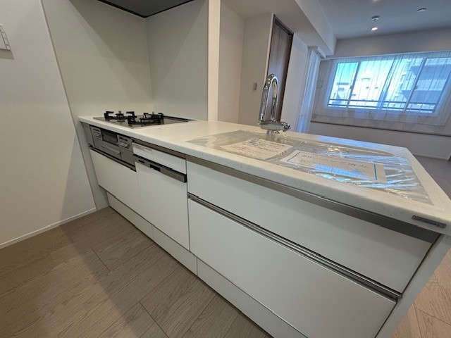 開放的なオープンキッチンは、住まいと暮らしにフィットするデザイン性と機能性を兼ね備えています。