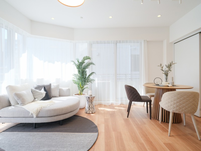 角部屋ならではの二面採光で、めいっぱいの光を採り込む安らぎのリビングダイニングキッチンです。