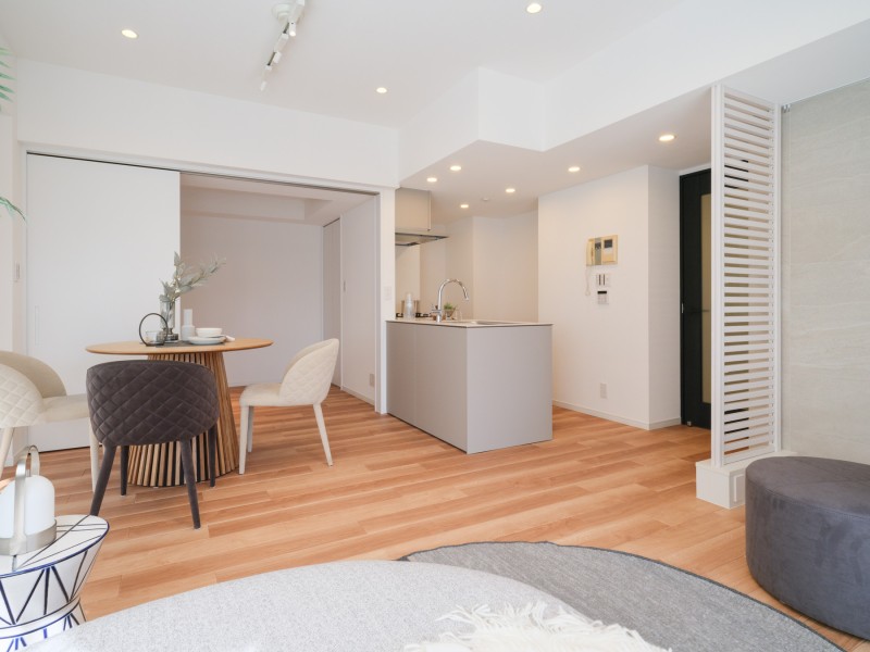 こだわった素材や意匠を纏い、柔らかく、美しく創りあげたお部屋です。『日常』という大切な時間を豊かに、快適にお過ごしいただけます。