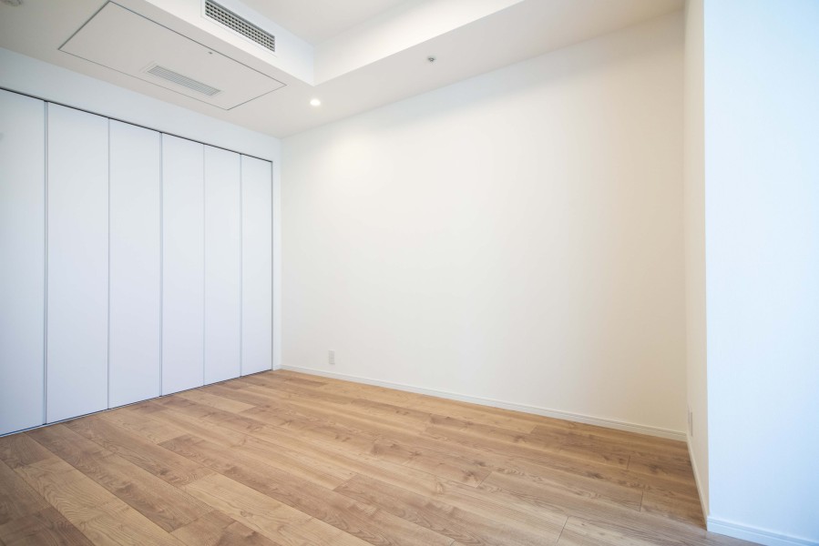 主寝室としても快適にお過ごしいただける洋室1です。のびやかにプライべート時間を満喫できるお部屋です。