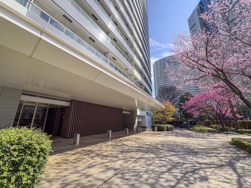 ◆オートロック◆居住者以外の侵入を拒み、不審者や不要なセールスを撃退することができます。安心感を得られるのも大きなポイントです。