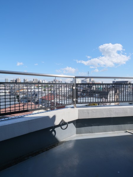 全居室がテラスに面した設計です。暮らしに大切な光と風をめいっぱい感じることができるリフレッシュスペースです。