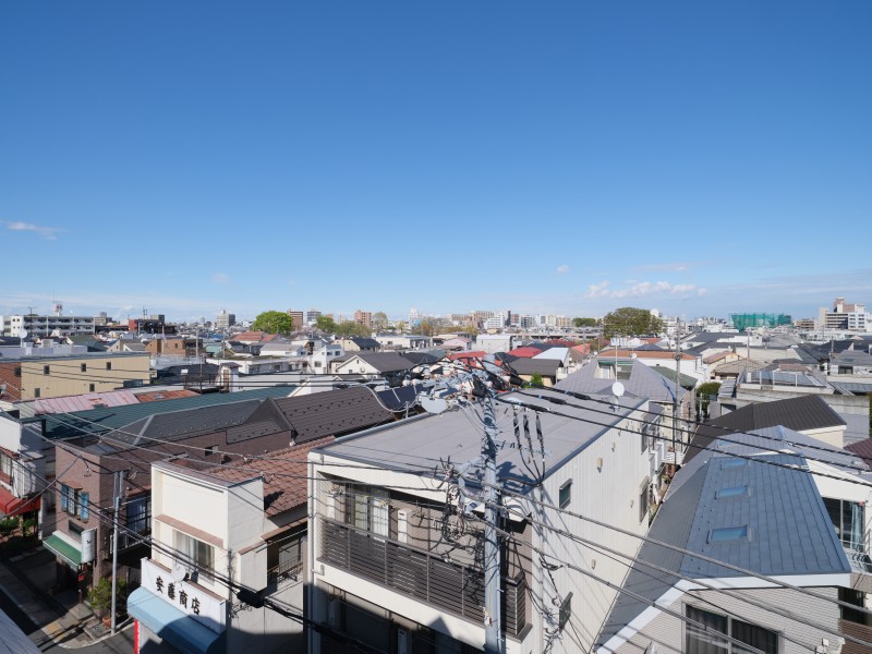 のびやかに広がる空が日常になり、至福の時間に包まれる住まいです。ほっと一息つき、日々をアップデートできそうです。