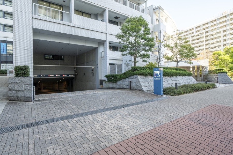 ◆駐車場◆ショッピングや旅行、レジャーが気軽に楽しめる駐車場を完備しています。※空き状況は変化することがございますのであらかじめご了承ください。