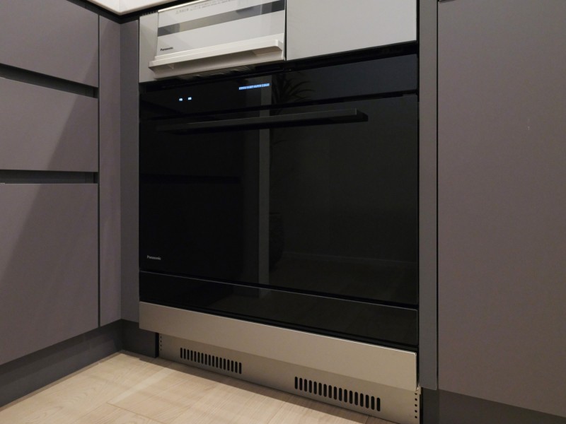 Panasonic製の電子コンベックはレンジ・スチーム・オーブン・グリルの機能を1台で担ってくれる調理家電です。多彩な機能で毎日のお料理の幅が広がります。