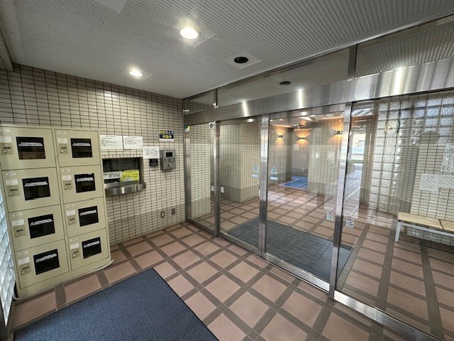 ◆オートロック◆居住者以外の侵入を拒み、不審者や不要なセールスを撃退することができます。安心感を得られるのも大きなポイントです。