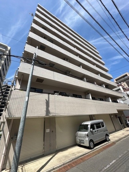 快適な暮らしの舞台が整う「浅草」駅徒歩9分の好立地！「雷門」や「仲見世商店街」、「隅田公園」を身近に、オンもオフも楽しめるロケーションです。