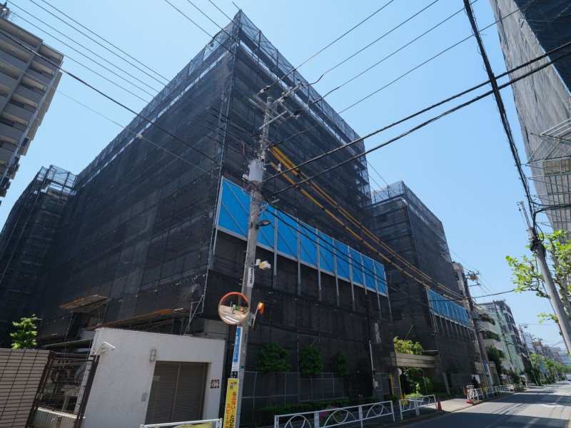 半蔵門線・浅草線『押上』駅徒歩６分、複数駅・複数路線利用可能で、都心へのアクセスも良好な立地に佇むマンションです。（R8年4月現在規模修繕工事中・管理体制良好です）