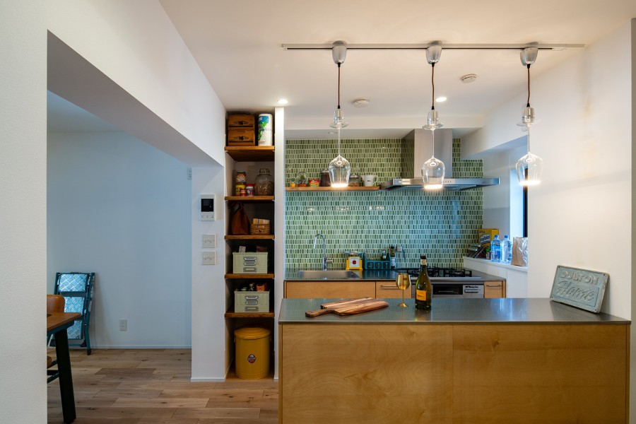 ダルトン監修リノベーションを施した異国情緒溢れる空間デザインです。30年以上続くインテリア雑貨の老舗ブランドDULTONだからこそできる暮らしを実現します。