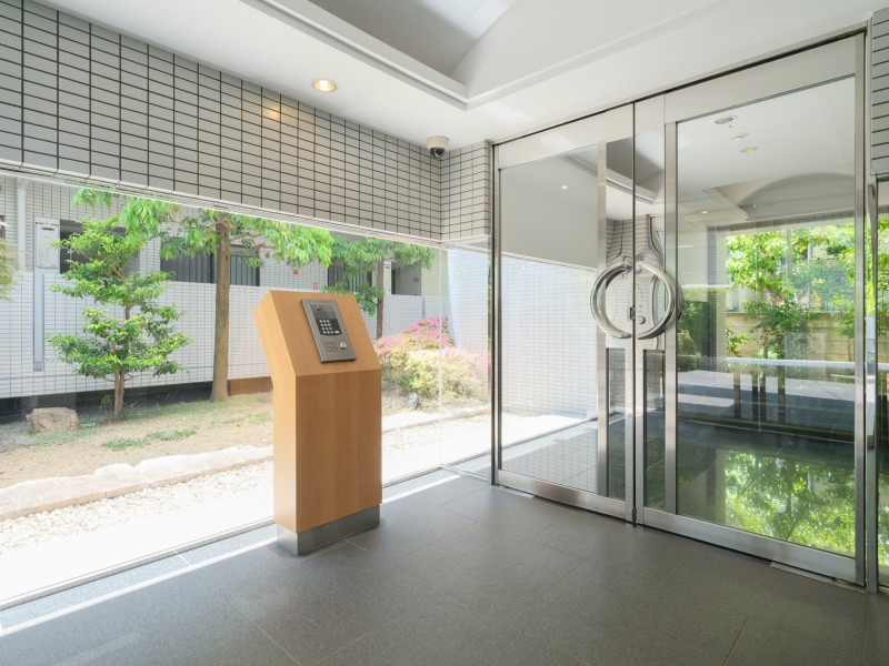◆オートロック◆居住者以外の侵入を拒み、不審者や不要なセールスを撃退することができます。安心感を得られるのも大きなポイントです。